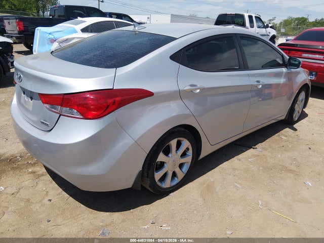 HYUNDAI ELANTRA - 4