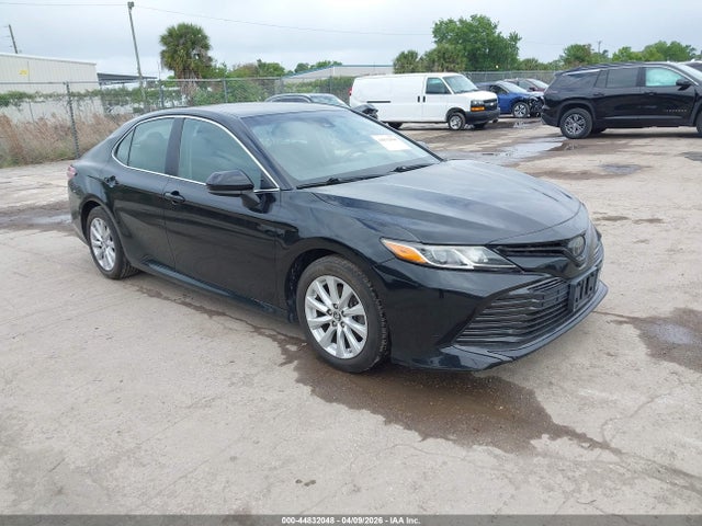 2018 TOYOTA CAMRY LE