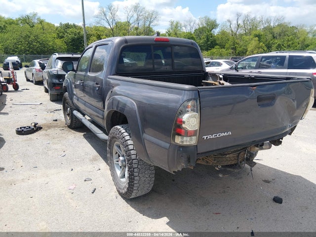 TOYOTA TACOMA - 3