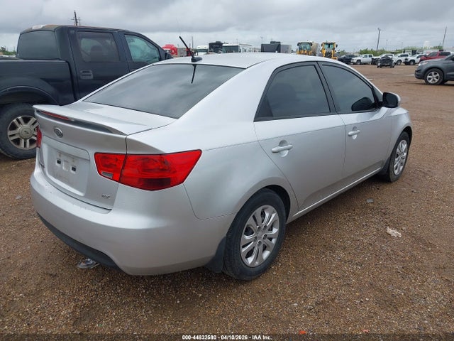 KIA FORTE EX - 4