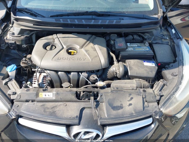 HYUNDAI ELANTRA SE - 10