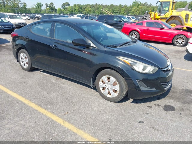 HYUNDAI ELANTRA SE - 1