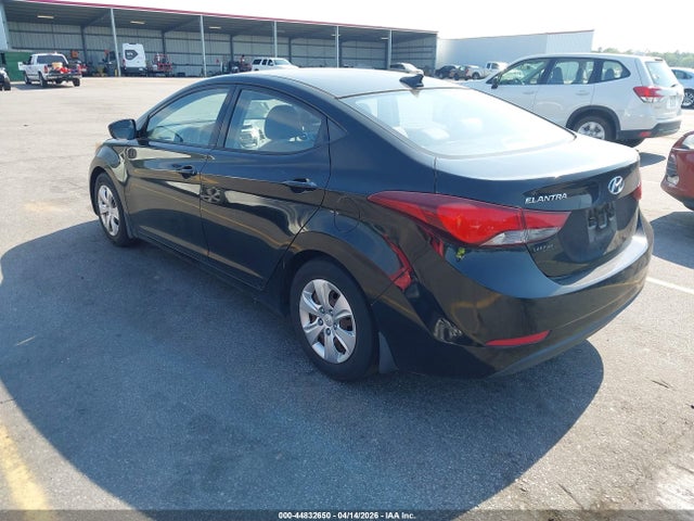 HYUNDAI ELANTRA SE - 3