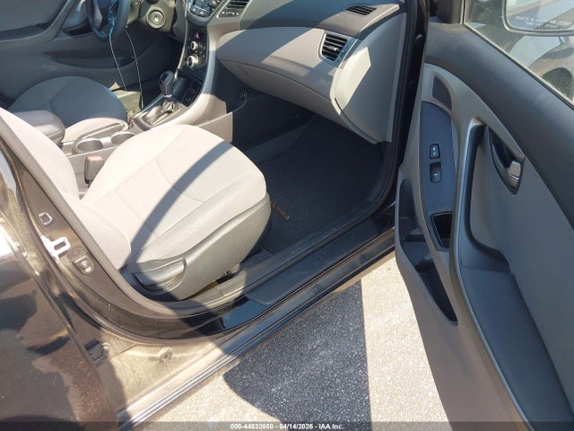 HYUNDAI ELANTRA SE - 5