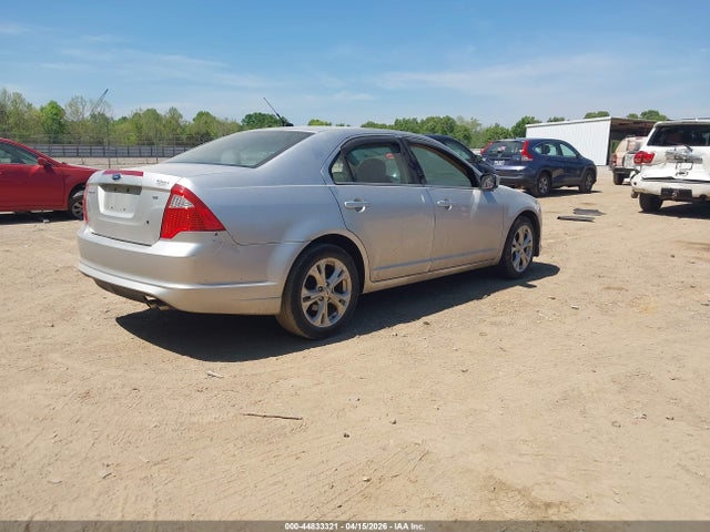 FORD FUSION SE - 4