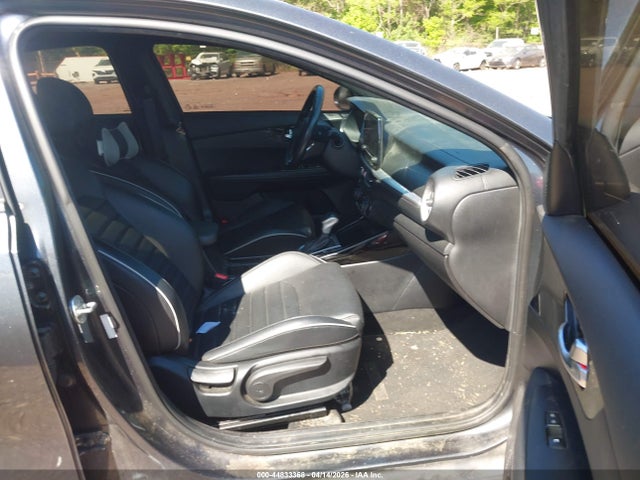 KIA FORTE GT-LINE - 5