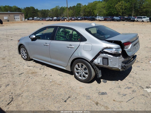 2021 Toyota COROLLA LE photo 3