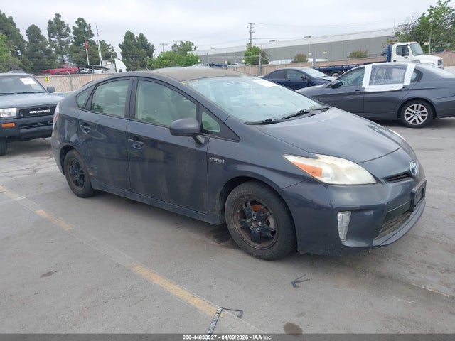 TOYOTA PRIUS - 1