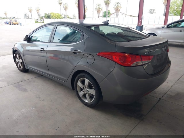HYUNDAI ELANTRA GLS - 3
