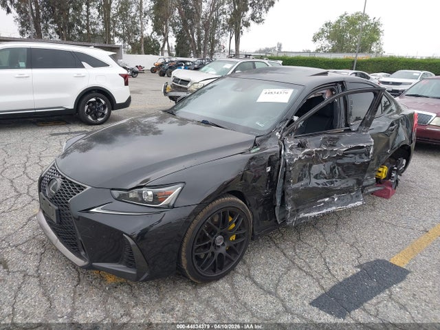 صورة 2 لـ 2019 Lexus IS 300