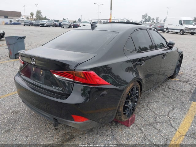 صورة 4 لـ 2019 Lexus IS 300
