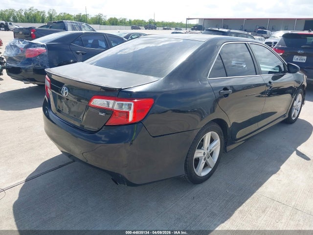 TOYOTA CAMRY - 4