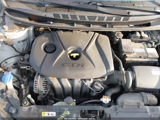 HYUNDAI ELANTRA - 10