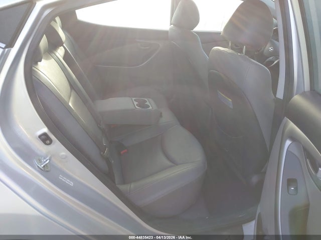 HYUNDAI ELANTRA - 8