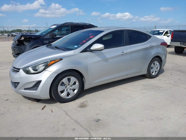 HYUNDAI ELANTRA SE - 2