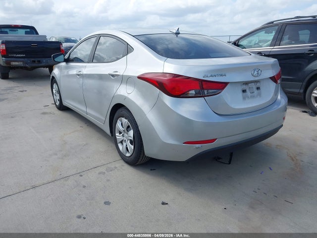 HYUNDAI ELANTRA SE - 3