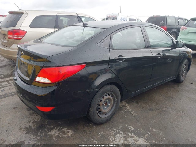 HYUNDAI ACCENT SE - 4