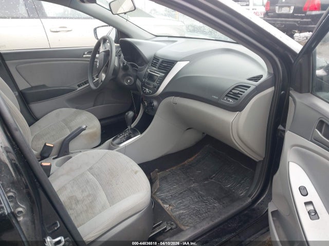 HYUNDAI ACCENT SE - 5