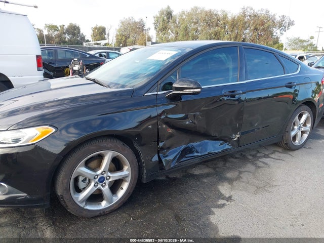 FORD FUSION SE - 6