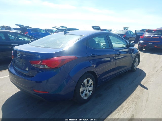 HYUNDAI ELANTRA SE - 4