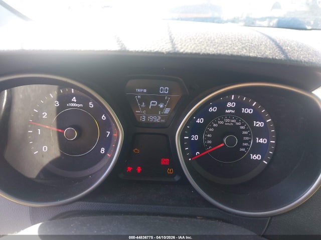 HYUNDAI ELANTRA SE - 7