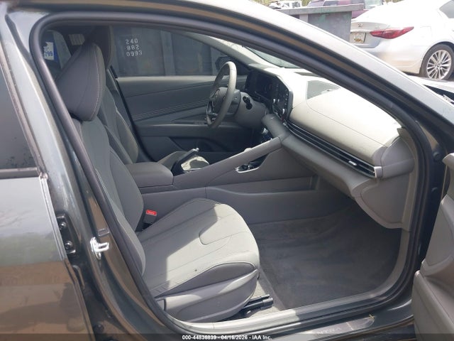 صورة 5 لـ 2026 Hyundai ELANTRA SEL SPORT
