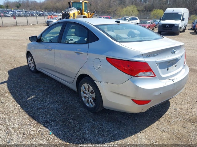 HYUNDAI ACCENT SE - 3