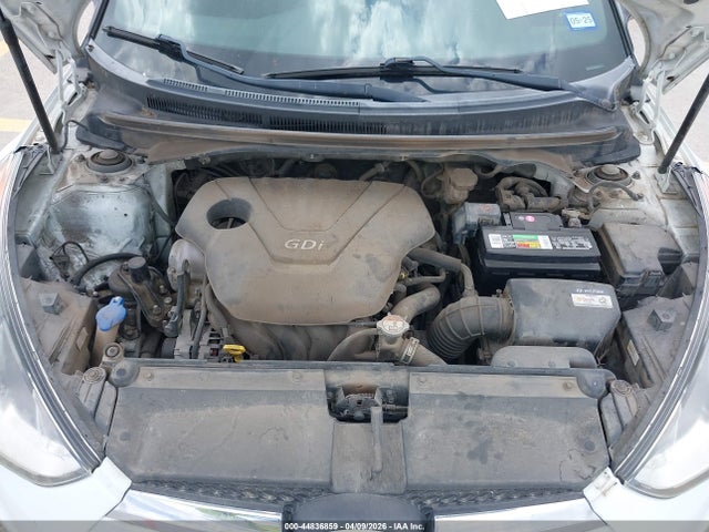 HYUNDAI VELOSTER - 10