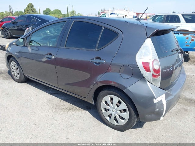 TOYOTA PRIUS C - 3