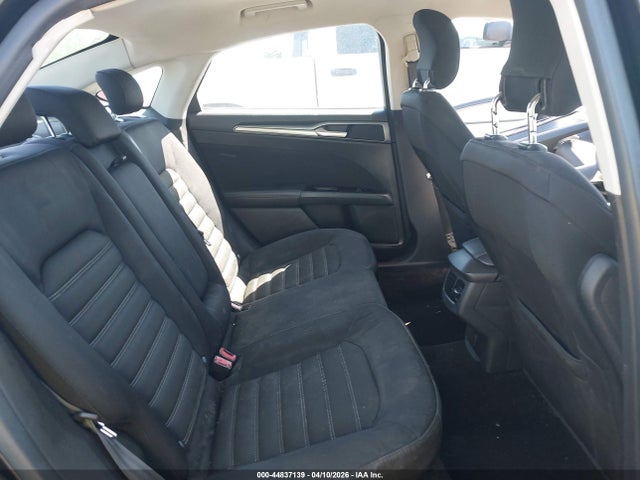 FORD FUSION SE - 8
