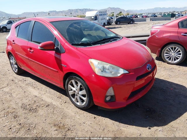 TOYOTA PRIUS C - 1