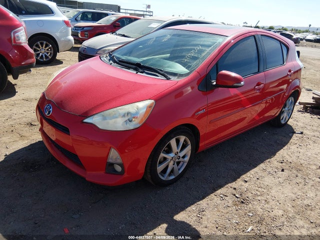 TOYOTA PRIUS C - 2