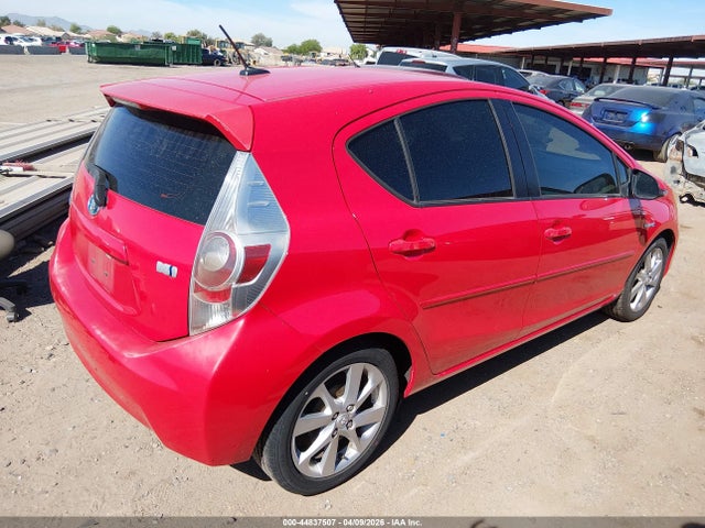 TOYOTA PRIUS C - 4
