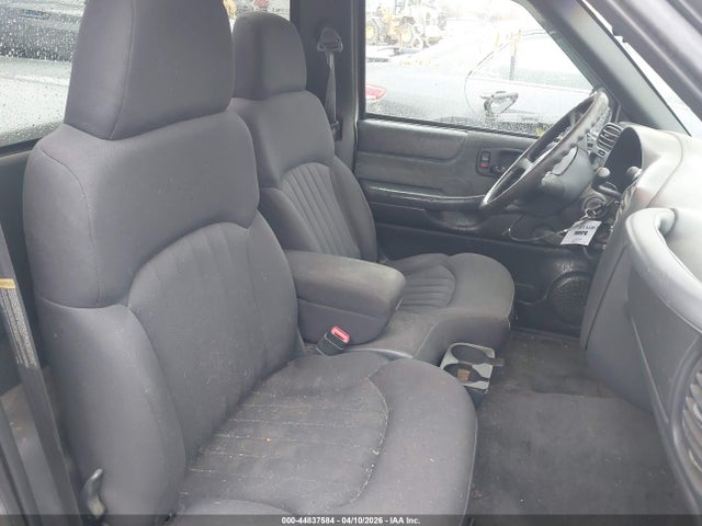 CHEVROLET S-10 LS - 8