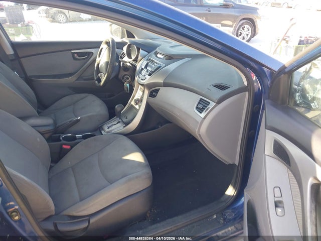 HYUNDAI ELANTRA GLS - 5