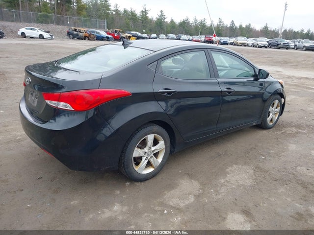 HYUNDAI ELANTRA GLS - 4