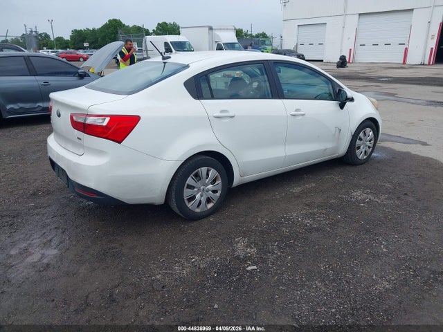 KIA RIO LX - 4