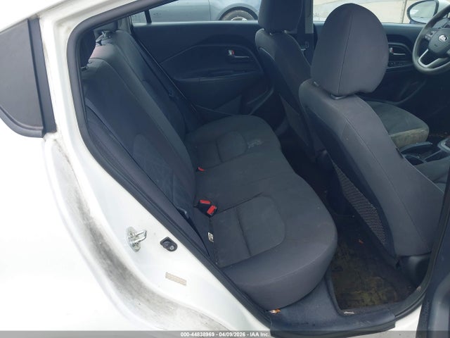 KIA RIO LX - 8