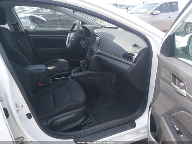 HYUNDAI ELANTRA SEL - 5
