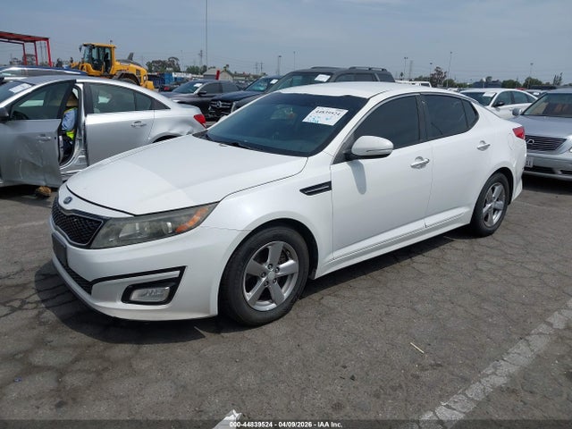 KIA OPTIMA LX - 2