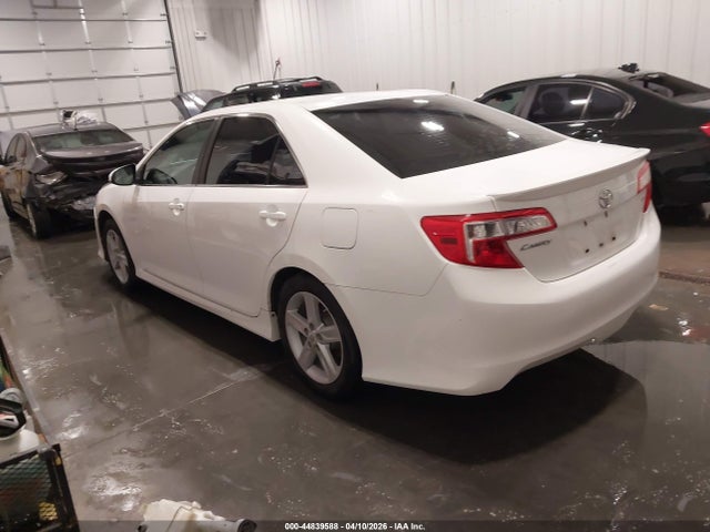 2012 Toyota CAMRY SE photo 3