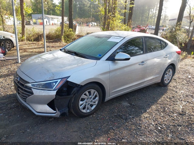 HYUNDAI ELANTRA SE - 2