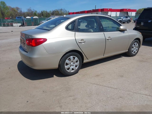 HYUNDAI ELANTRA GLS - 4