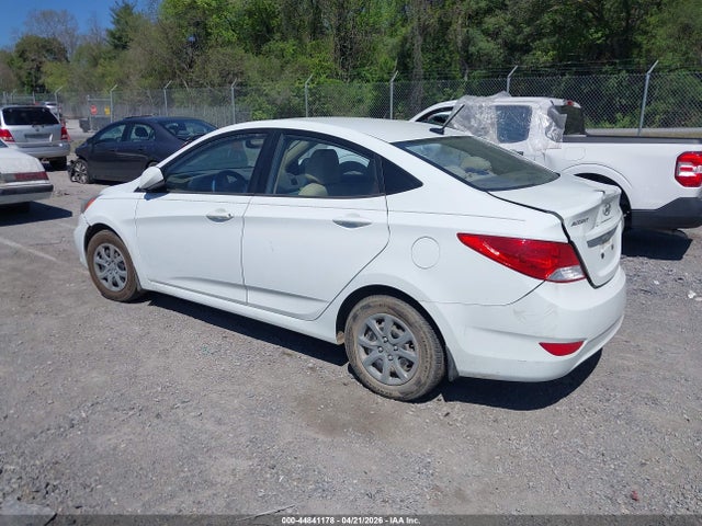 HYUNDAI ACCENT GLS - 3