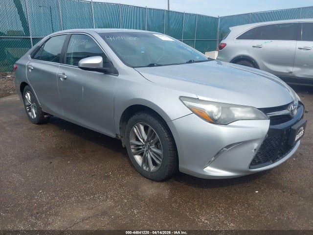 2016 TOYOTA CAMRY SE