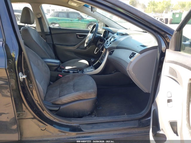 HYUNDAI ELANTRA GLS - 5