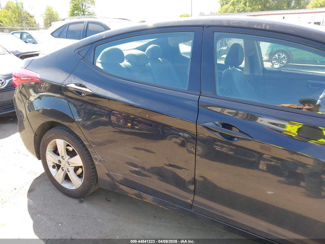 HYUNDAI ELANTRA GLS - 6