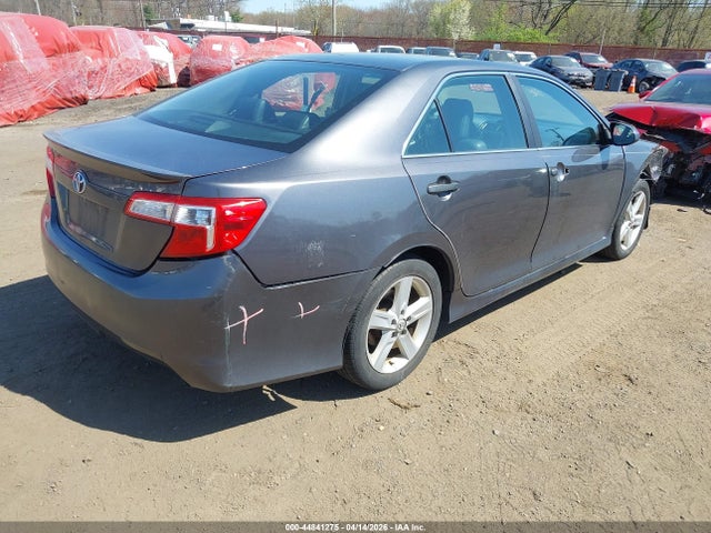 TOYOTA CAMRY - 4