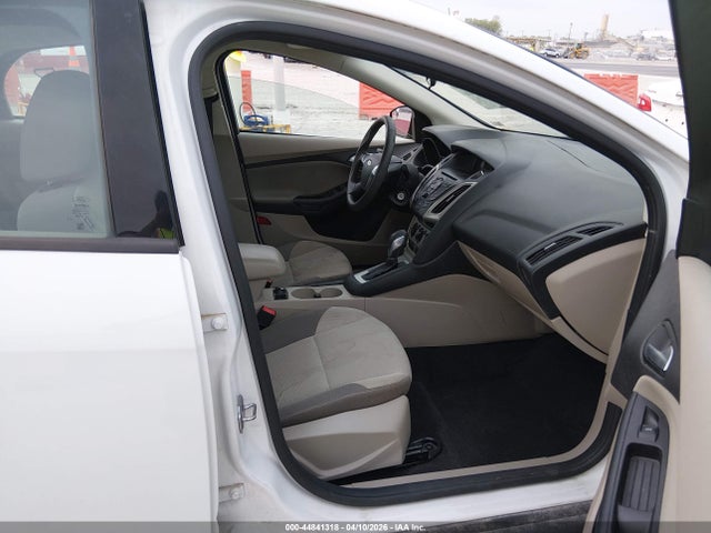 FORD FOCUS SE - 5