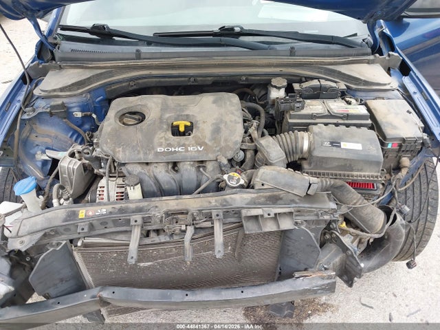 HYUNDAI ELANTRA VALUE EDITION - 10